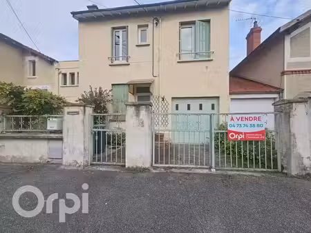 rare opportunité  maison avec jardin  stationnement et cave à rénover entièrement à clermo