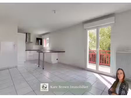charmant appartement t2 lumineux de 51 m2 avec grand balcon