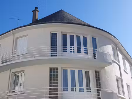 ploermel centre-ville : très bel appartement de 111 m2 + cav