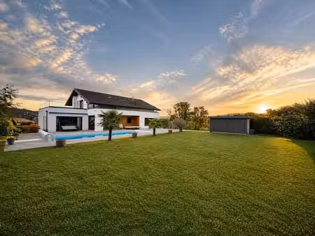 maison de 8 pièces de 263 m² à rumilly