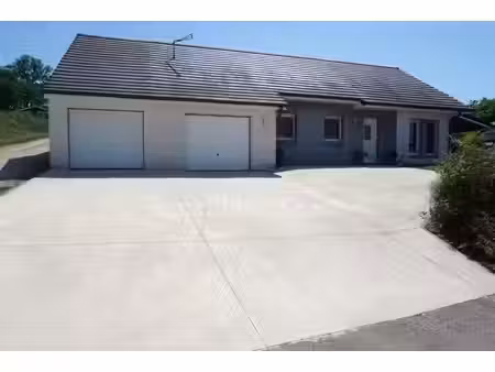 secteur vesoul  pavillon climatisé en plain pied avec garages pour 3 voitures et grande te