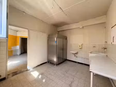 bien commercial + appartement t3 à vendre toulon est