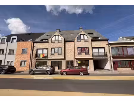 volledig gerenoveerd gelijkvloers appartement