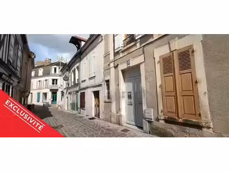 dans le quartier de la marine