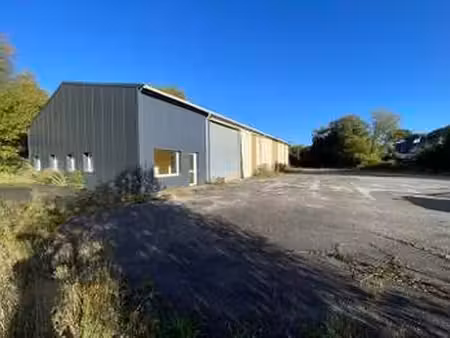 vente bureaux et commerces à saint-yvi (29140) : à vendre / 450m² saint-yvi