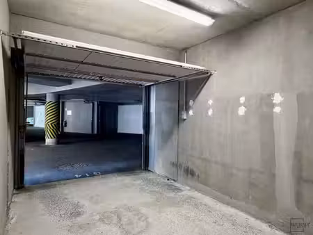 garage type box à narbonne (15m² environ)