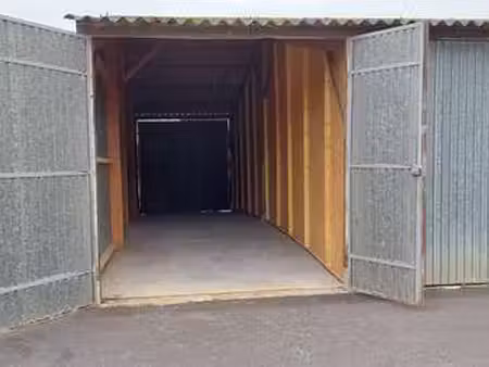 location garage box et parking à bédée (35137) : à louer / 36m² bédée