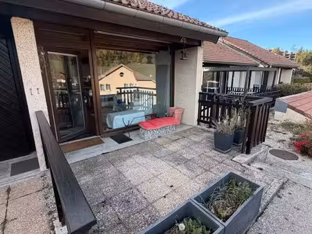 les hôpitaux-neufs à 5 min de métabief— duplex rénové  deux terrasses et garage