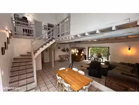 grande maison familiale de caractère (178 m²) – 5 chambres  piscine et panneaux solaires –