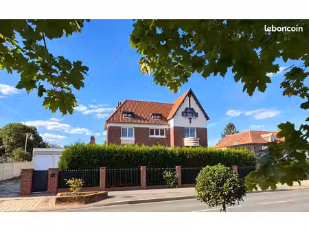 maison 8 pièces 250 m²