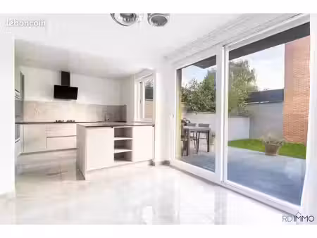 haut de mons: maison familiale  5 chambres  jardin exposé sud