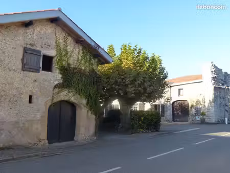 sorde-l'abbaye. bâtisse de 187m² pour ateliers spectacles réceptions événementiel