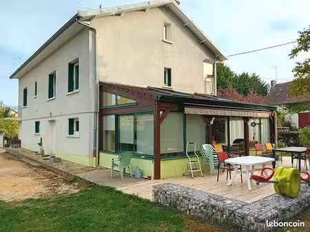 belle propriété de 258m² avec piscine – proche chalon-sur-saône