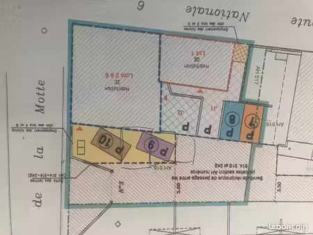appartement rdc 3 chambres / cour / parking