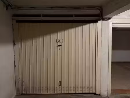 garage fermé mont boron