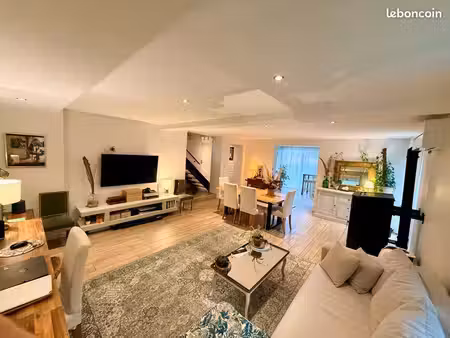maison de 150m2 intérieur entièrement rénové