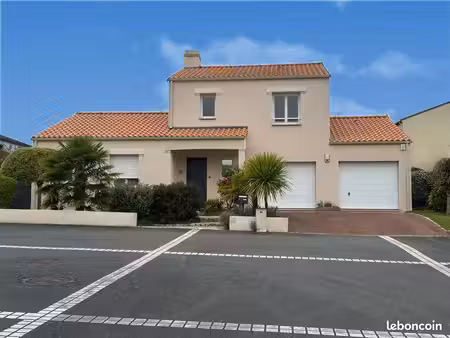 maison familiale de 2003  125 m² et double garage
