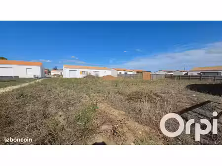 terrain 496 m² le gua