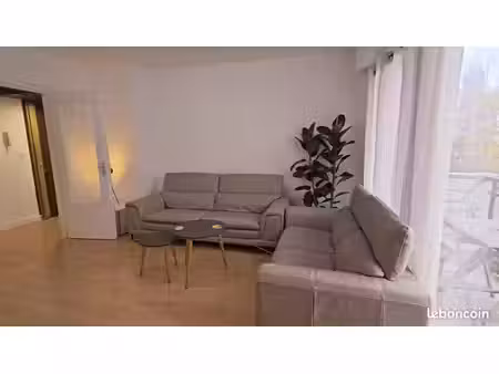 appartement meublé 3 pièces 60 m² avec balcon et parking à puteaux