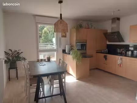 location t3 1100 euros charges comprises