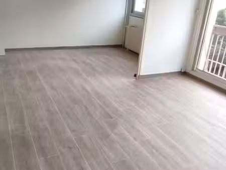 à louer – f3/f4 lumineux de 64 m² avec garage et cave – clermont-ferrand