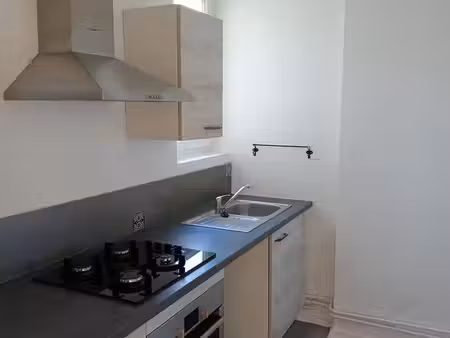 f3 au 2ème étage dans petit immeuble