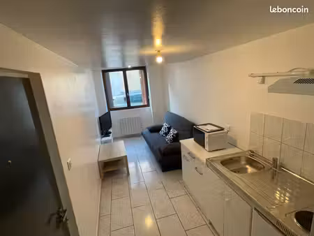 part. loue t2 meublé à montaigut 63700 près st eloy et st gervais 310 c.c