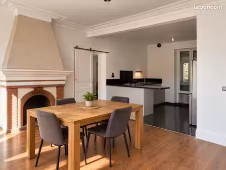 agréable maison avec l’appartement indépendant à l'étage
