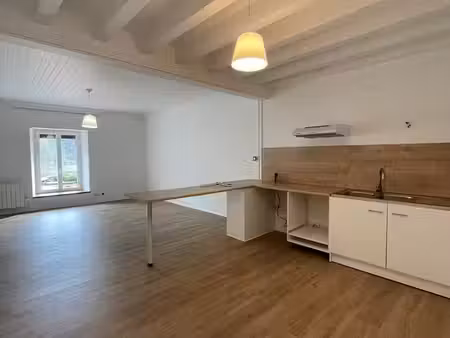 grand t2 à louer besançon sortie nord-est  commune de roche-lez-beaupré