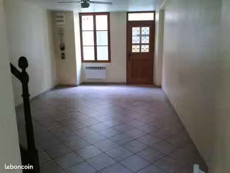 location maison de bourg à beaumont sur sarthe