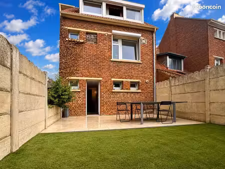 maison meublée rénovée 92 m² – 2 chambres – garage  terrasse et jardin – saint-omer centre