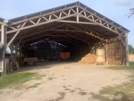 location hangar
