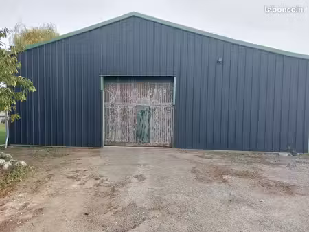 location hangar