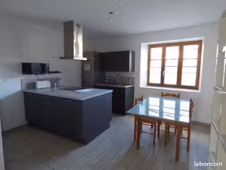 maison - 5 pièces - 130 m2 (location en meublé)