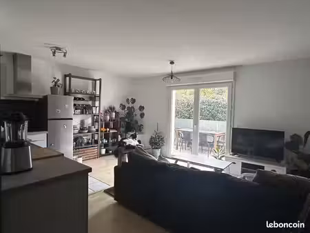 t2 bis meublé 55 m² – terrasse 13 m² sans vis-à-vis – parking sous terrain – mérignac arla