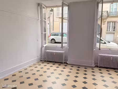 local commercial orléans rue de la bretonnerie