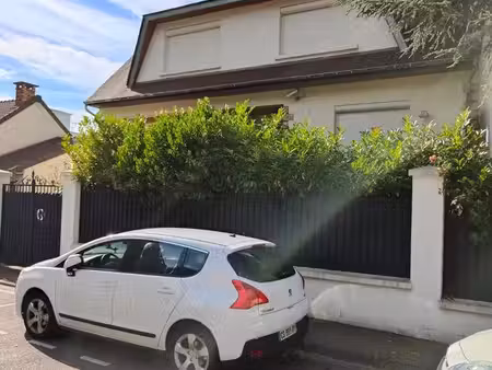 grande maison meublée avec jardin