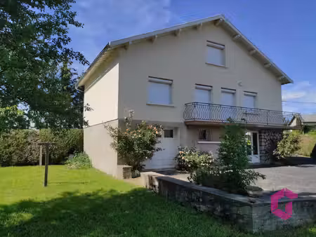 maison traditionnelle sur sous-sol