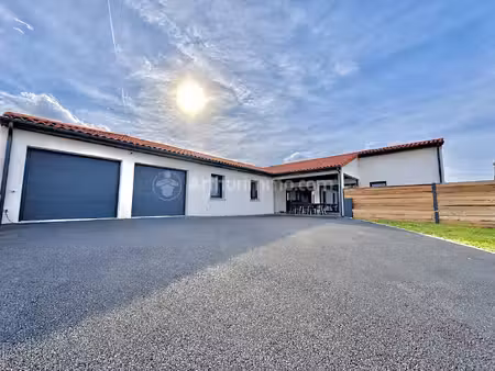 maison de plain pied 134m2 sur terrain de 699m2 pont du chateau