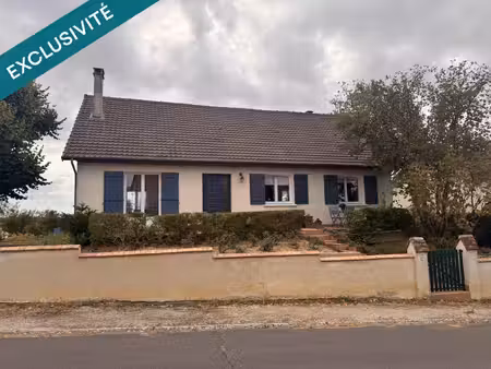« à 10 min de bourges  une maison familiale soigneusement entretenue aux beaux volumes »