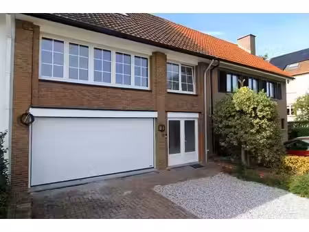 duplex 3 chambres dans le faubourg  garage  jardin