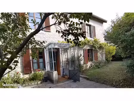maison en pierres à 10 mn de besançon et 5 mn de la gare tgv