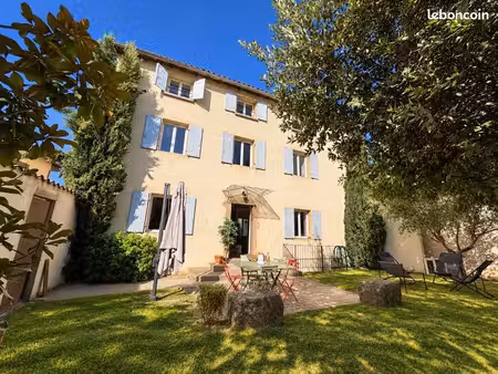 maison ancienne de caractère avec piscine sur millery