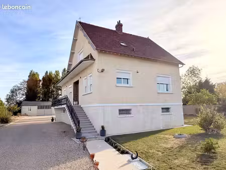 maison 8 pièces 155 m²