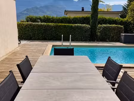 maison de plain-pied – 113 m² – 4 chambres – piscine – terrain 604 m² – vues belledonne