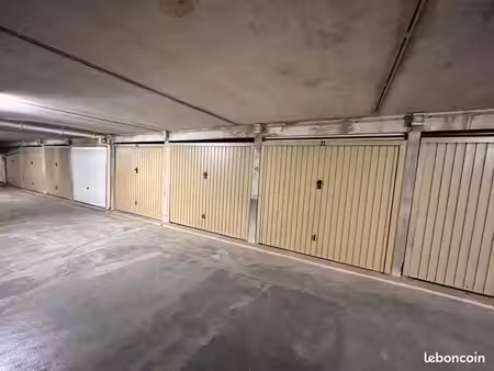 loue garage 14m2 avec électricité