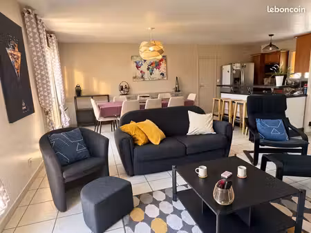 chambre meublée en maison avec jardin — 500 cc pendant 3 mois