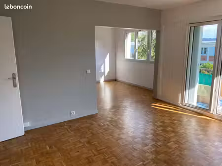 location appartement traversant 4 pièces 75m2