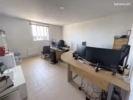 bureau 22 m2 a villabé location journées   semaine ou mois ou longues durées