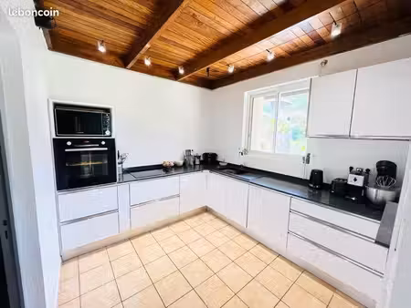 villa avec piscine